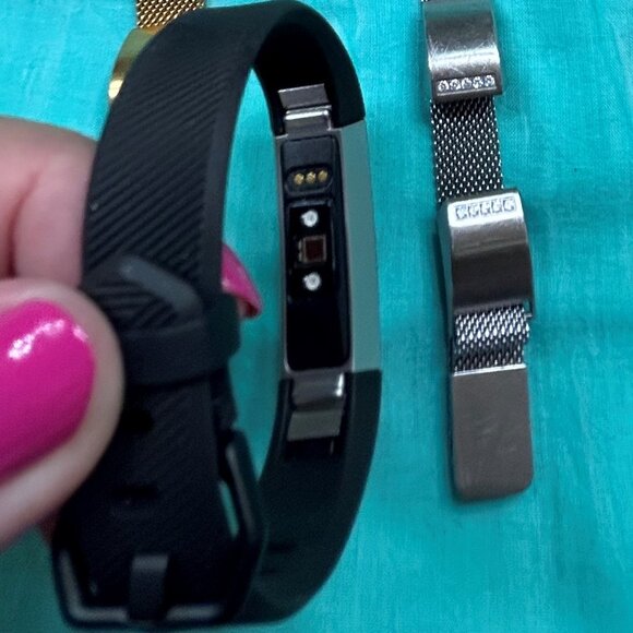Fitbit Alta HR Women’s fitness watch - Picture 3 of 3